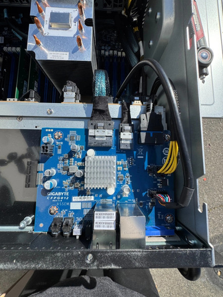 UXP Gigabyte 4U 8x V100 16GB GPU 2x Gold 6130 256-512GB RAM CTO