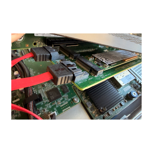 HP DL325 Gen10 EPYC 7702P 64C1TB 2.5" SATA HP 128GB RAM