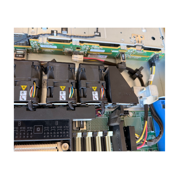 HP DL325 Gen10 EPYC 7702P 64C1TB 2.5" SATA HP 128GB RAM