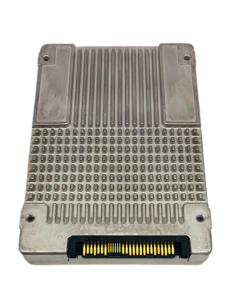 back side view of SSDPE2KE016T8v