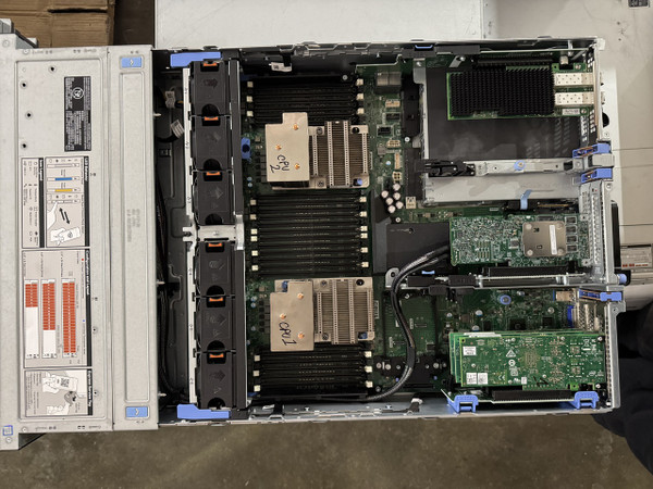 Dell PowerEdge R740 2U 8x SFF H740P RAID DDR4 LGA3647 Dual Socket CTO