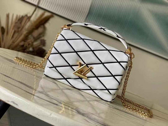Louis Vuitton M22890 GO-14 MM Malletage Shoulder Bag White Lambskin - Default Title - View 1