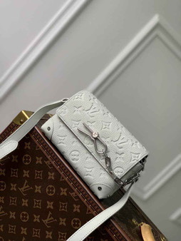 Louis Vuitton M82571 Steamer Wearable Wallet Beige Leather