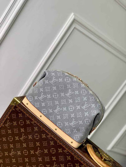 Louis Vuitton Cosmetic Pouch GM M13750