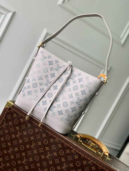 Louis Vuitton Flore Mahina Leather M12496 - Default Title - View 1