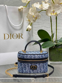 Dior 30 Montaigne Mini Vanity Case S2332 Blue Denim Dior Oblique Jacquard