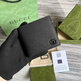Gucci �?28726 GG Marmont leather bi-fold wallet black