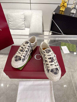 Gucci Women's chunky sneaker ‎831825 - Default Title - View 1