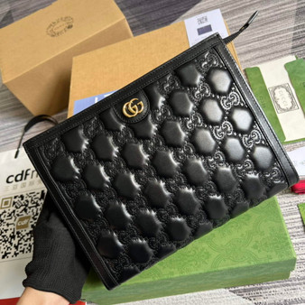 Gucci 723780 GG Matelassé pouch black