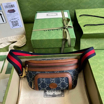 Gucci �?82933 Belt bag with Interlocking G Blue and ebony GG Supreme