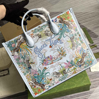 Gucci 687827 Tiger Medium tote bag light blue