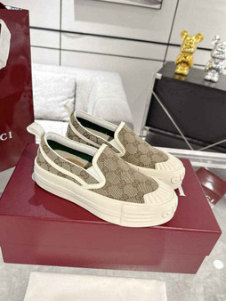 Gucci Women's slip-on sneaker 836059 Beige