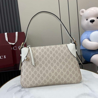 Gucci GG Emblem medium shoulder bag 815216 in white fabric