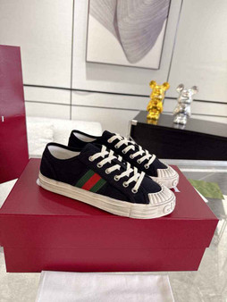 Gucci Women's chunky sneaker �?31826 Black