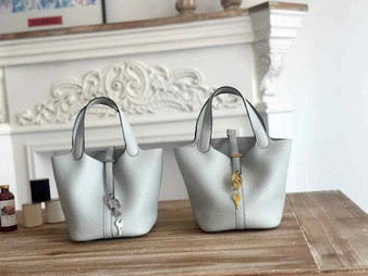 Hermès Picotin Lock 18 pocket bag Togo Leather Light Blue H9352005 - silver - View 1
