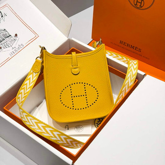 Hermes Mini Evelyne 16 Bag in Taurillon Clemence Leather H069440 - Default Title - View 1