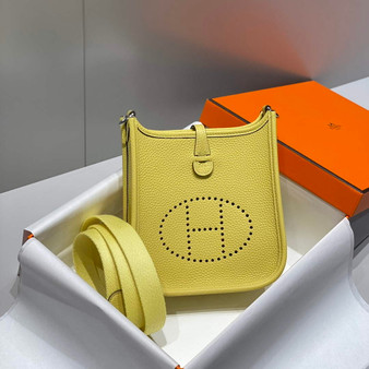 Hermes Mini Evelyne 16 Bag in Taurillon Clemence Leather H069460 - Default Title - View 1