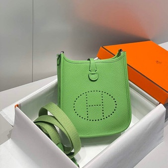 Hermes Mini Evelyne 16 Bag in Taurillon Clemence Leather H069457 - Default Title - View 1