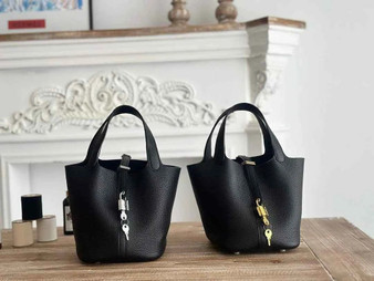 Hermès Picotin Lock 18 pocket bag Togo Leather H935100 black - black-gold - View 1