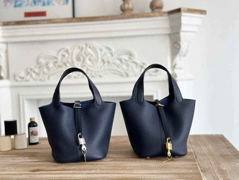 Hermès Picotin Lock 18 pocket bag Togo Leather H935100 navy blue - silver - View 1