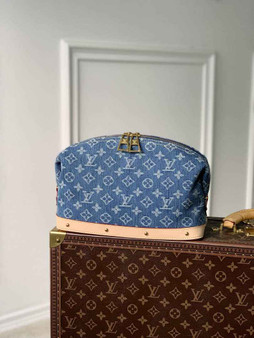 Louis Vuitton Pochette Cosmétique GM Autres Toiles Monogram M24317