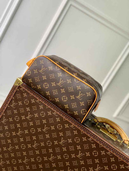Louis Vuitton Dopp Kit M12641 Yellow
