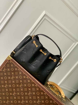 Louis Vuitton LV Bundle Bag M47209 - Default Title - View 1