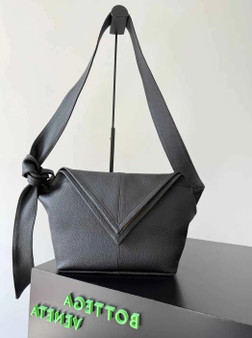 Bottega Veneta Men's Small Sawyer shoulder bag - 815807 Black Leather