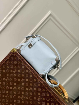 Louis Vuitton Side Trunk MM M25160 Blue leather - Default Title - View 1