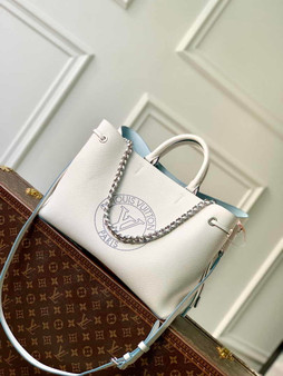 Louis Vuitton Bella Tote M11733