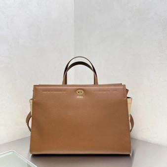 Burberry Medium Cotswolds Tote in Hazel brown 81113371