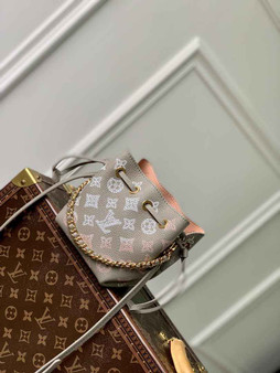 Louis Vuitton Pico Bella M82731