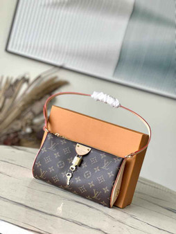 Louis Vuitton Pochette Tirette Bag M47123 Monogram coated canvas