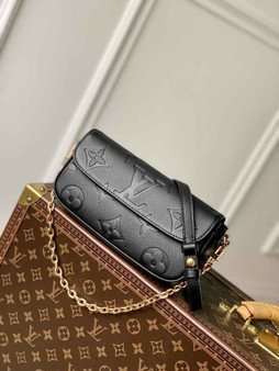 Louis Vuitton Wallet On Chain Lvy M82154 Black Monogram Leather