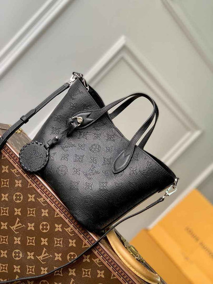 Louis Vuitton Blossom PM Bag M21848