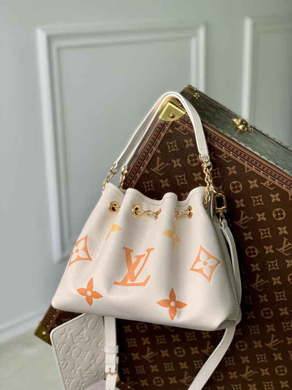 Louis Vuitton LV Bundle Bag M46545