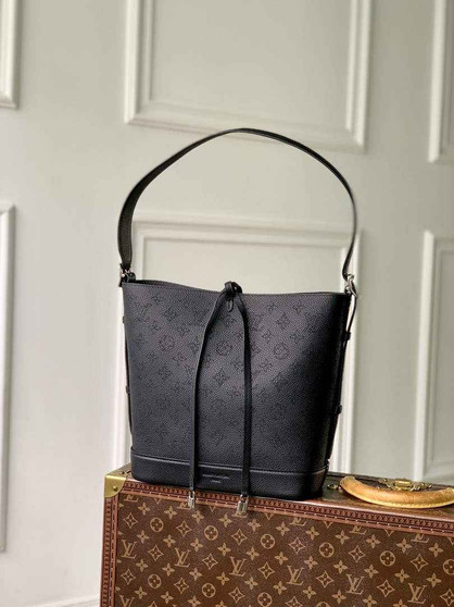 Louis Vuitton Flore Shoulder Bag M12139 | Black Mahina Calfskin Leather - Default Title - View 1