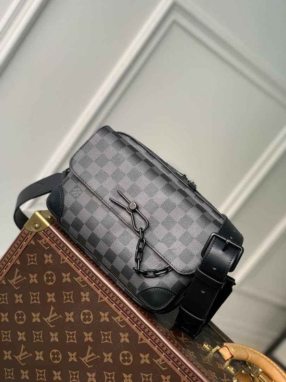 Louis Vuitton M46795 Steamer Messenger Damier canvas