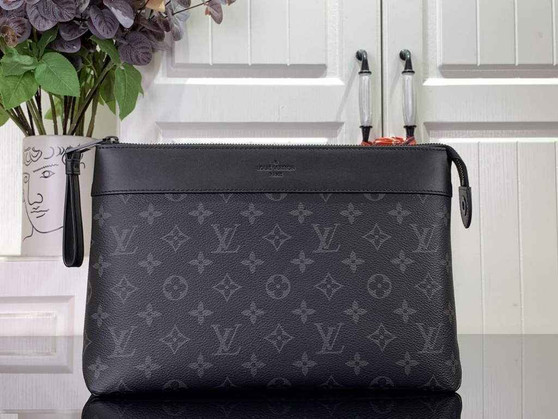 Louis Vuitton Pochette Voyage Souple M82543