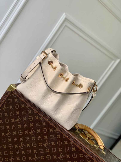 Louis Vuitton LV Bundle Bag M25452 - Default Title - View 1