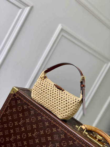 Louis Vuitton Hills Pochette Bag M14304 - Default Title - View 1