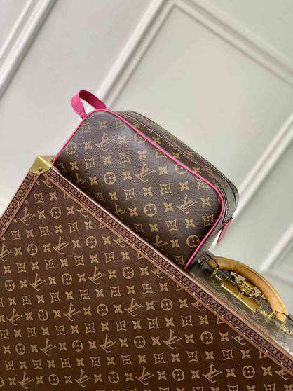 Louis Vuitton Dopp Kit M12641 Plum