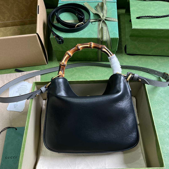 Gucci 746251 Diana small shoulder bag in black leather