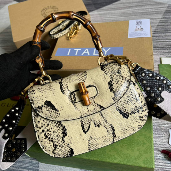 Gucci 675797 Bamboo1947 small top handle bag snake beige