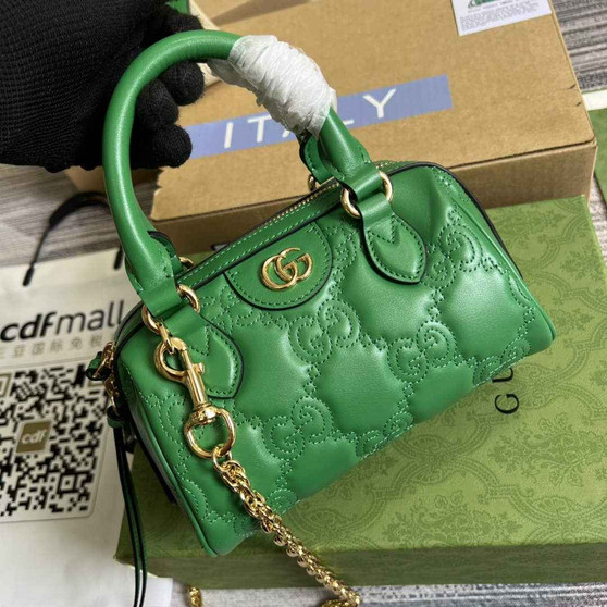 Gucci �?02251 GG Matelassé leather mini bag green