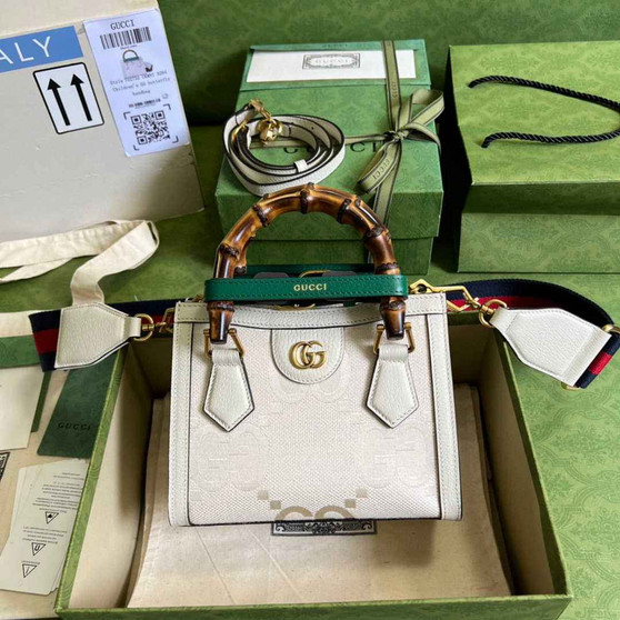 Gucci 702732 Diana mini tote bag GG Beige leather