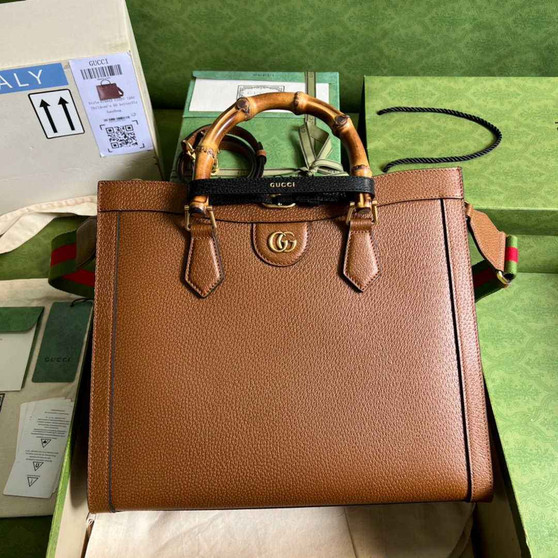 Gucci �?78842 Diana medium tote bag in cuir leather