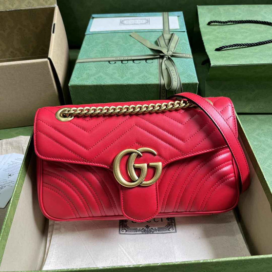 Gucci 443497 GG Marmont small matelassé shoulder bag Red