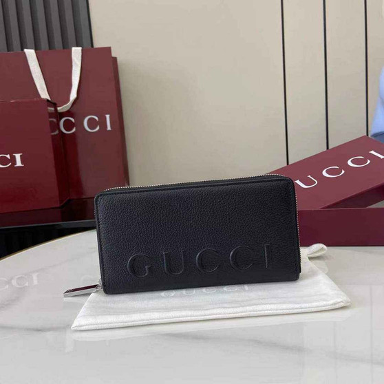 Gucci Zip around wallet with logo 835120 in black leather