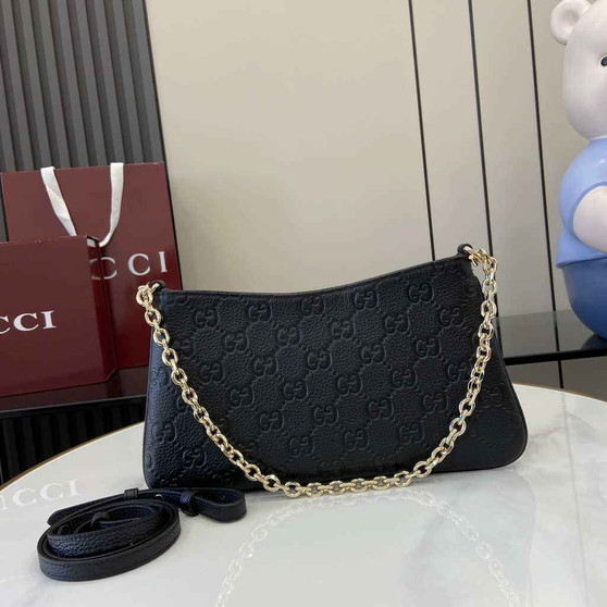 Gucci GG Emblem medium shoulder bag 815277 in black GG leather - Default Title - View 1